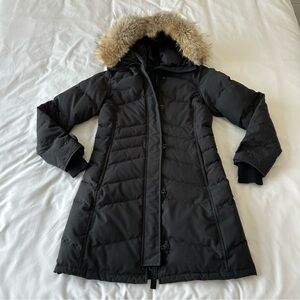 Women’s Canada Goose Parka Small black Lorette Heritage Parka w/ fur hood trim